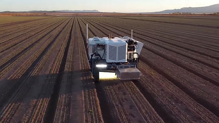 Robot agricolo utilizza l'intelligenza artificiale per uccidere 100.000  erbacce all'ora - diGenova OdV